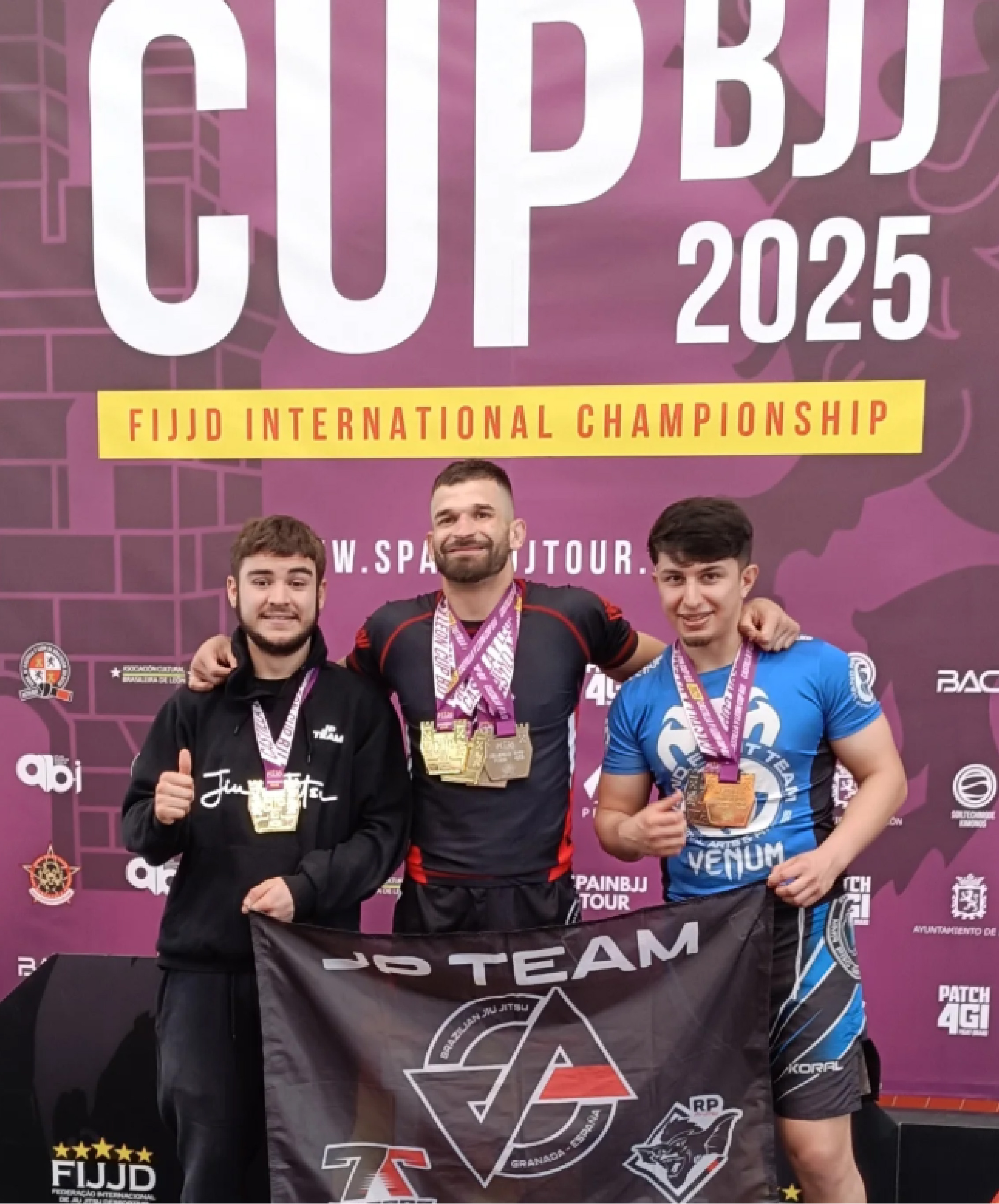Competidores de Jiu Jitsu JP Team en torneo